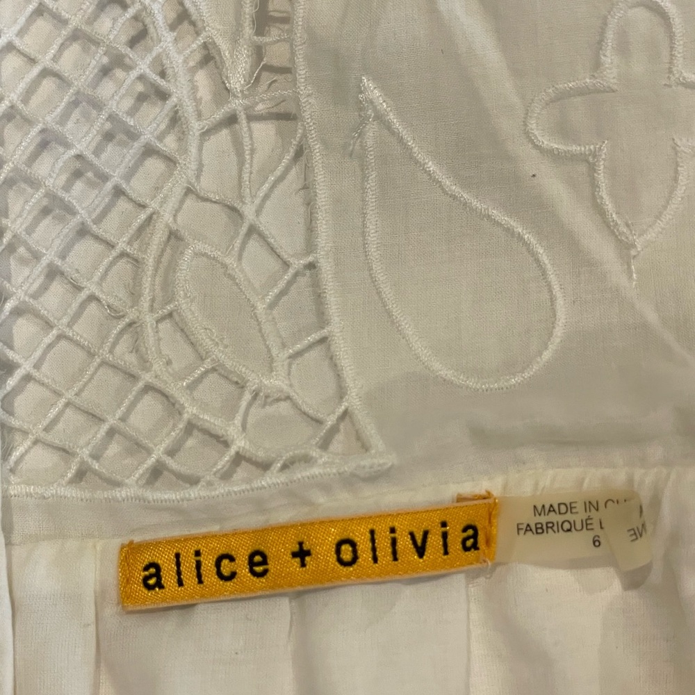 Alice + Olivia White Vinny Embroidered Cotton Party Dress (Size 6) - Picture 8 of 11